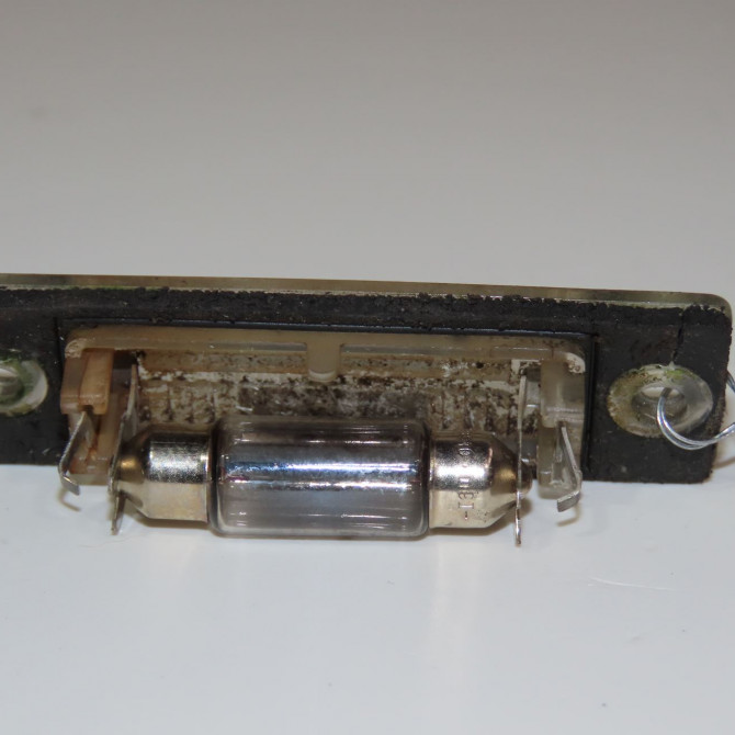 Eclaireur plaque de police g occasion  Volkswagen vw POLO (6N2) 1.4 (1999-2001) 5 portes   1J6943021B  2