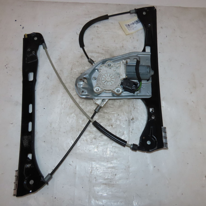 Mecanisme + moteur lève-glace avant droit occasion  Mercedes-benz CLASSE C (W203) C 200 cdi (203.004) (2000-2003) 4 portes   2037201646  3