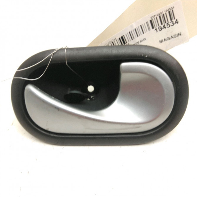 Poignee int porte avd occasion  Renault CLIO III (BR0/1, CR0/1) 1.5 dci (2010-2014) 5 portes   8201053833  1