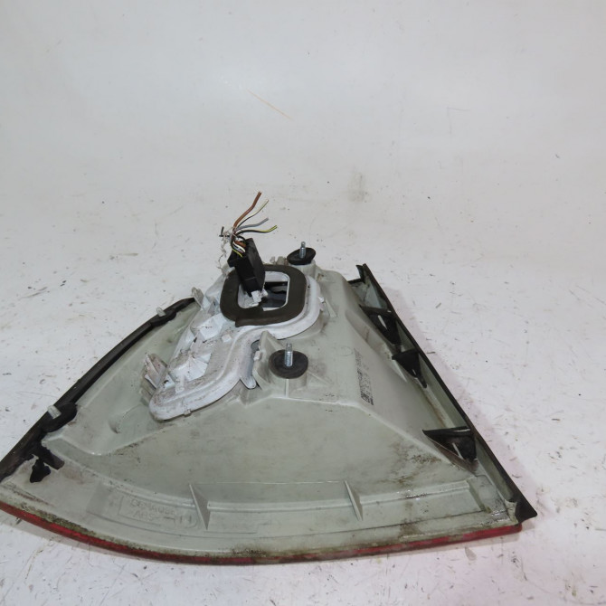 Feu arrière droit occasion  Opel ASTRA G 3/5 portes (T98) 1.6 (f08, f48) (1998-2000)   9117404  4