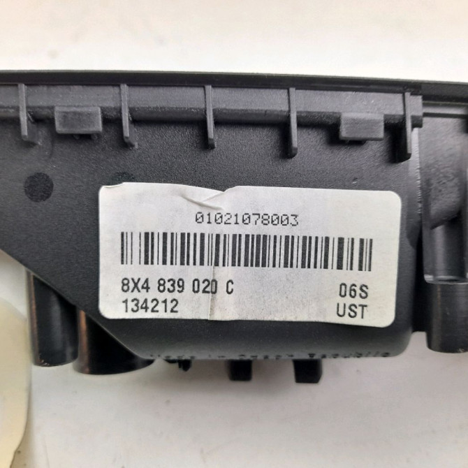 Poignee int porte ard occasion  Audi A1 Sportback (8XA, 8XF) 1.6 tdi (2011-2015)   8X4839020C4PK  2