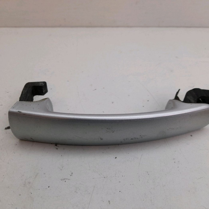 Poignee ext porte avd occasion  Volkswagen vw POLO V (6R1, 6C1) 1.6 tdi (2009) 5 portes   5N0837205MGRU  1