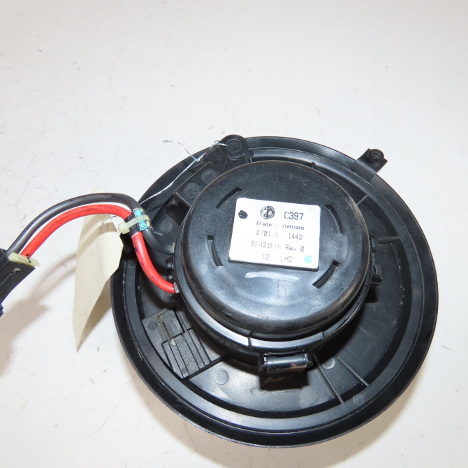 Moteur ventilateur chauffage occasion  Alfa romeo 147 (937_) 1.9 jtd (937.axd1a, 937.bxd1a) (2001-2010)   77364449  2