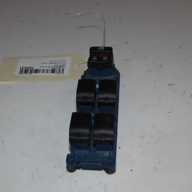 Commande lève-glace porte avant gauche occasion  Toyota AVENSIS Break (_T27_) 2.0 d-4d (wwt271_) (2015-2018)   8404005090  1