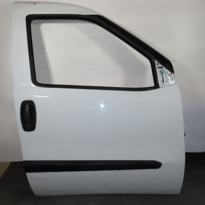 Porte avant droite occasion  Opel COMBO Camionnette/Monospace (X12) 1.6 cdti (b05) (2012)   95530929  1