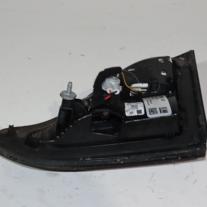 Feu arrière interieur gauche occasion  Opel ZAFIRA TOURER C (P12) 2.0 cdti (75) (2011)   39028599  3
