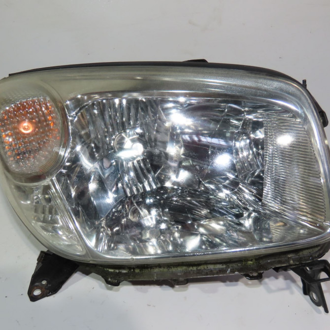 Phare droit occasion  Toyota RAV 4 II (_A2_) 2.0 d 4wd (cla20_, cla21_) (2001-2005)   8110542270  1