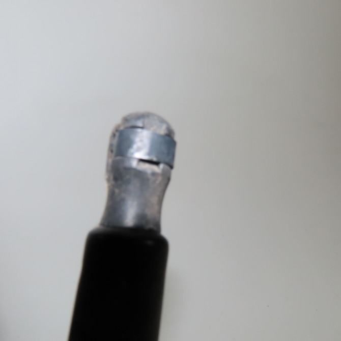 Verin droit hayon occasion  Kia CEE'D SW (ED) 1.6 crdi 90 (2007-2012)   817801H522  3