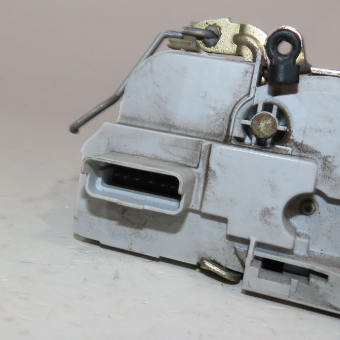 Serrure porte avg occasion  Peugeot 307 (3A/C) 1.6 hdi 110 (2004-2009) 5 portes   9135Z0  2