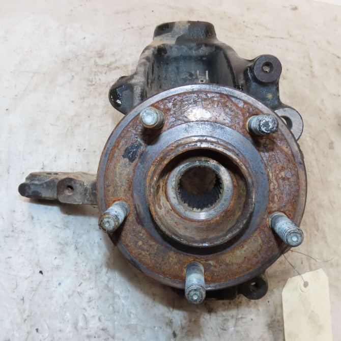 Fusee avd occasion  Ford FOCUS III Turnier 1.6 tdci (2010)   1882874  1