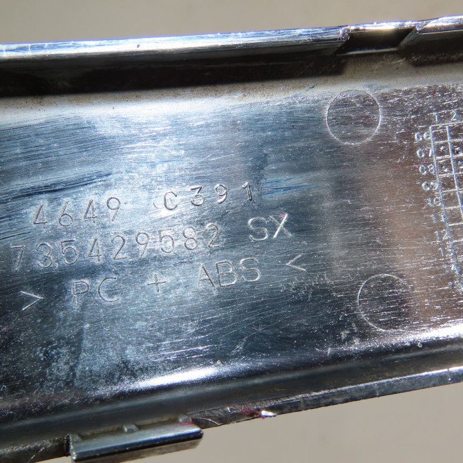 Enjoliveur g pare-choc av occasion  Fiat 500 (312_) 1.2 (312axa1a) (2007) 3 portes   735429582  2