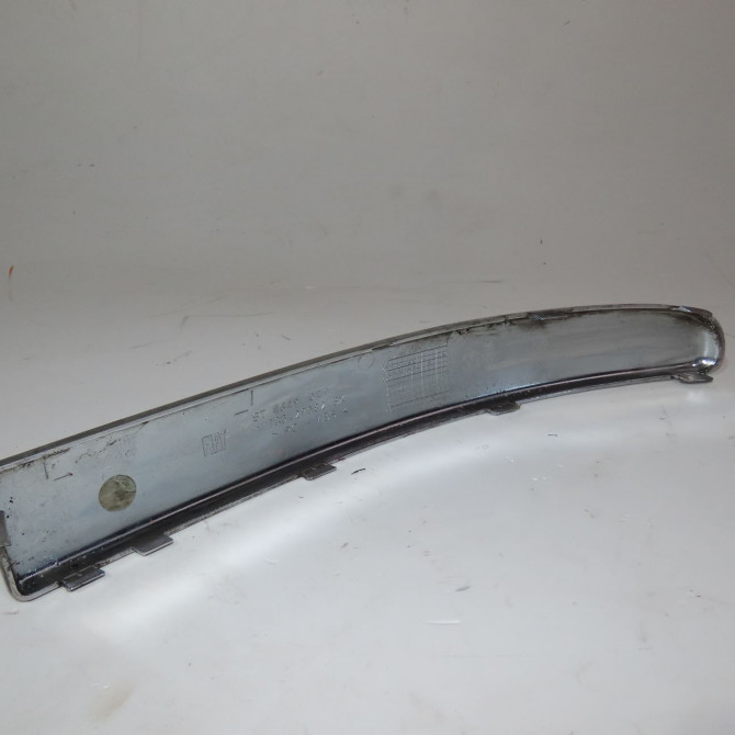 Enjoliveur g pare-choc av occasion  Fiat 500 (312_) 1.2 (312axa1a) (2007) 3 portes   735429582  3