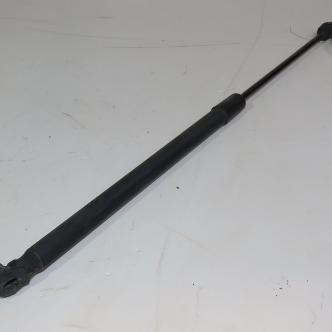 Verin droit hayon occasion  Audi A3 Sportback (8PA) 2.0 tdi 16v (2004-2013) 5 portes   8P4827552C  1