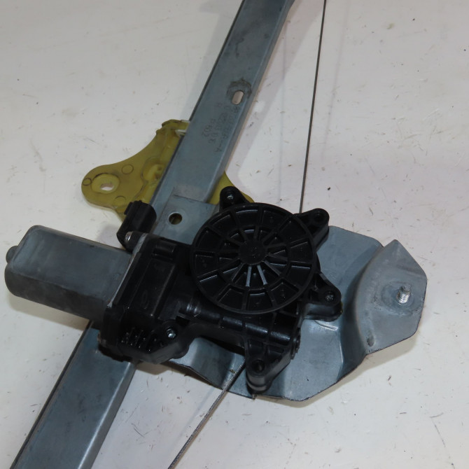 Mecanisme + moteur lève-glace avant droit occasion  Renault CLIO IV (BH_) 1.5 dci 90 (2012) 5 portes   807205569R  3