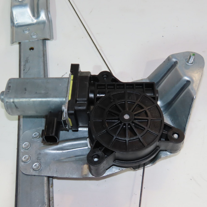 Mecanisme+moteur leve-glace avg occasion  Dacia LOGAN MCV II Tce 90 (k8m1) (2013)   807213282R  3