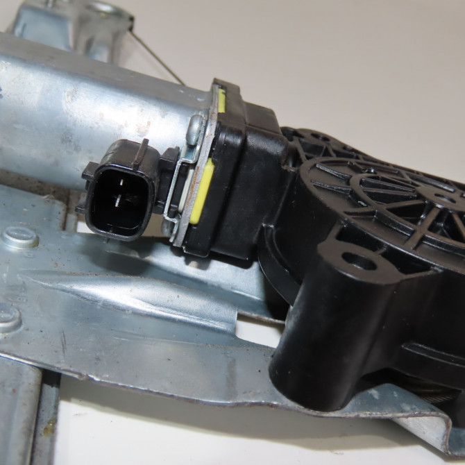 Mecanisme+moteur leve-glace avg occasion  Dacia LOGAN MCV II Tce 90 (k8m1) (2013)   807213282R  4