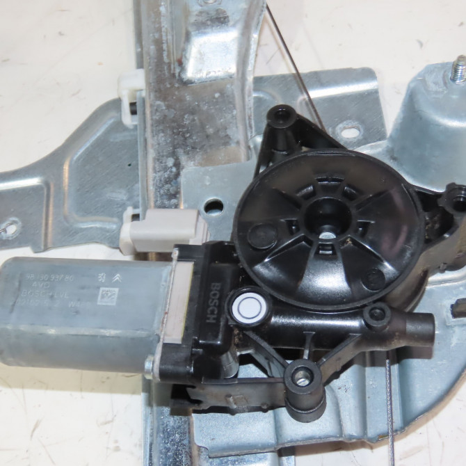 Mecanisme + moteur lève-glace avant droit occasion  Citroën C3 III (SX) 1.5 bluehdi 100 (sxyhyp, sxyhtu) (2018)   9840154480  3