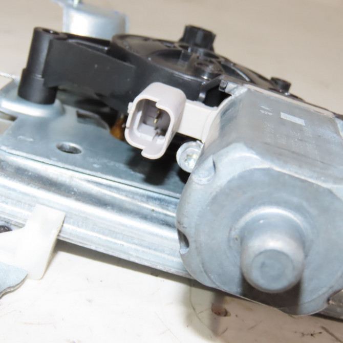 Mecanisme + moteur lève-glace avant droit occasion  Citroën C3 III (SX) 1.5 bluehdi 100 (sxyhyp, sxyhtu) (2018)   9840154480  4