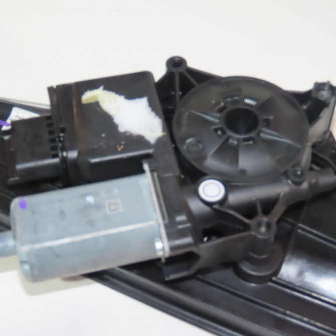 Mecanisme+moteur leve-glace ard occasion  Peugeot 3008 SUV (MC_, MR_, MJ_, M4_) 2.0 bluehdi 180 (2016)   9830388880  3