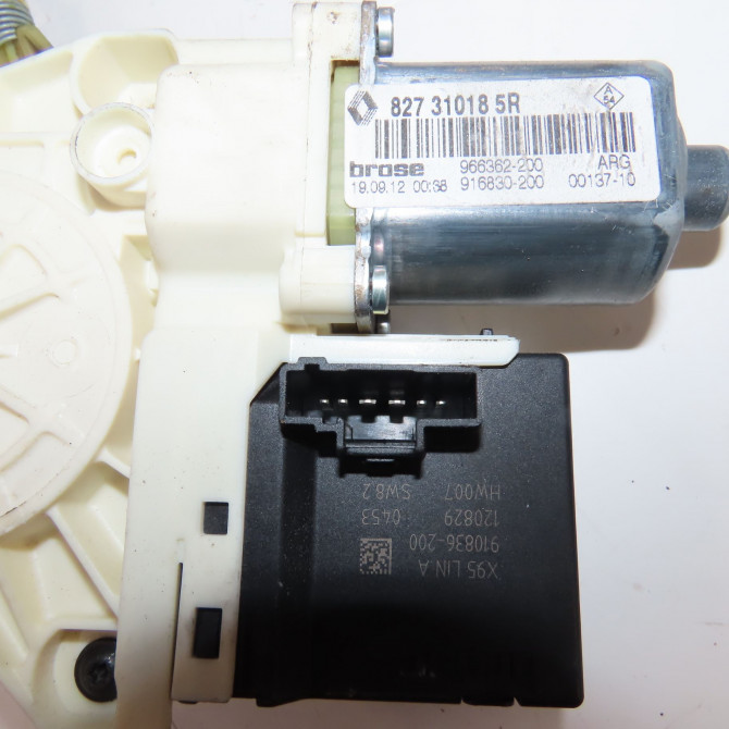 Mecanisme+moteur leve-glace arg occasion  Renault MEGANE III 3/5 portes (BZ0/1_, B3_) 1.5 dci (bz09, bz0d, bz1w, bz29, bz14) (2009) 5 portes   827210003R  3