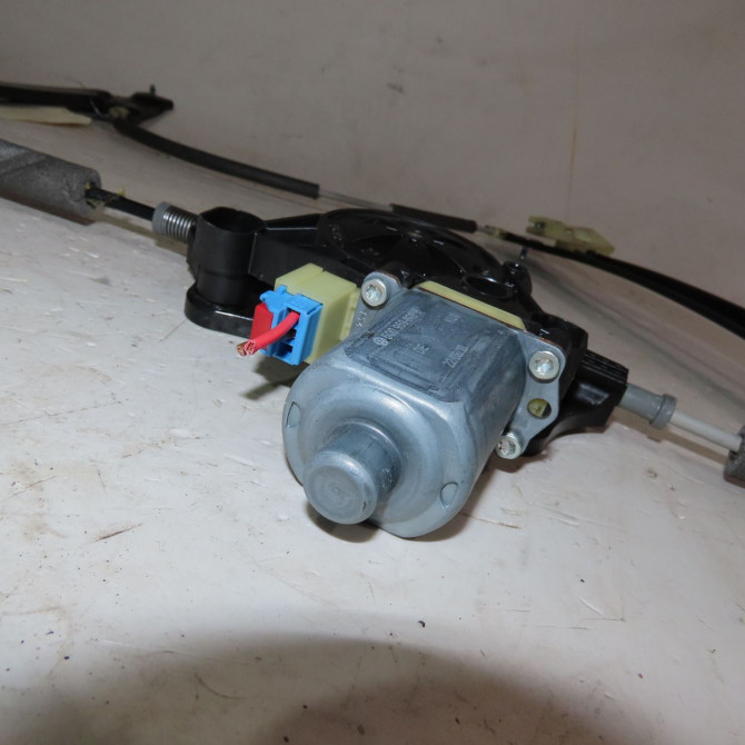 Mecanisme + moteur lève-glace avant droit occasion  Skoda KODIAQ (NS7, NV7, NS6) 2.0 tdi (2016)   565837462A  3