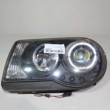 Phare gauche occasion  Chrysler 300C (LX, LE) 3.0 v6 crd (2010-2012)   57010759AA 