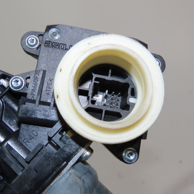 Mecanisme + moteur lève-glace avant droit occasion  Toyota AVENSIS Break (_T27_) 2.0 d-4d (wwt271_) (2015-2018)   6981005071  3