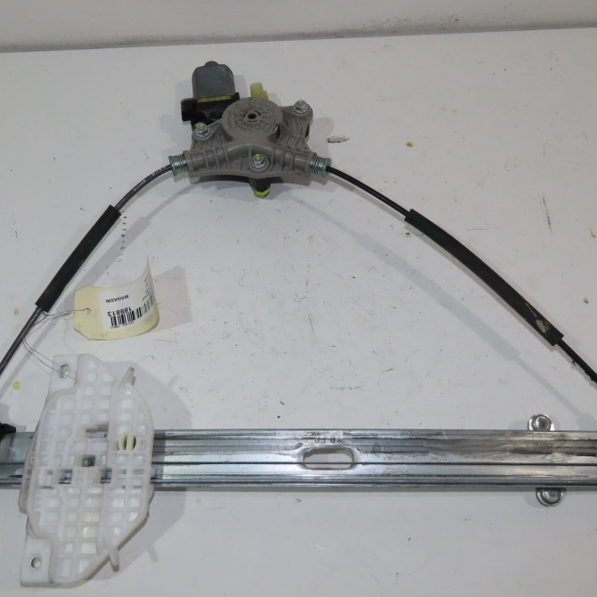 Mecanisme + moteur lève-glace avant droit occasion  Kia RIO IV (YB, SC, FB) 1.0 t-gdi 100 (2017)   82402H8100  1