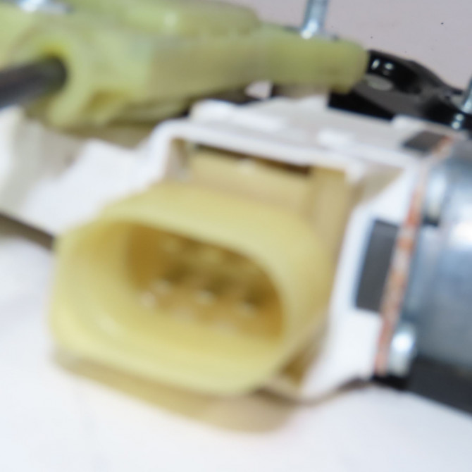 Mecanisme+moteur leve-glace avg occasion  Bmw 3 Coupé (E92) 320 d (2006-2010)   51337193455  4