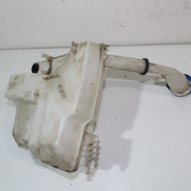 Reservoir lave-glace avant occasion  Ford FOCUS III Turnier 1.6 flexifuel (2010)   2011142  3