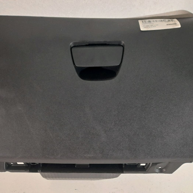 Boite à gants occasion  Peugeot 208 I (CA_, CC_) 1.4 hdi (2012) 3 portes   96738112ZD  1