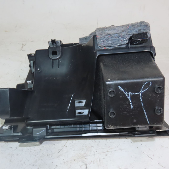 Boite à gants occasion  Peugeot 3008 SUV (MC_, MR_, MJ_, M4_) 2.0 bluehdi 150 (mjahxh, mjahxv, mjahxg, mjahsh, mjahrh,... (2016-2020)   16180684ZD  3