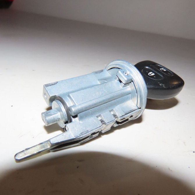 Antivol de direction occasion  Toyota IQ (_J1_) 1.0 (kgj10_) (2009-2015)   6905774020  2