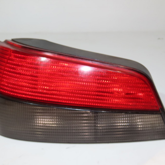 Feu arrière gauche occasion  Peugeot 306 3/5 portes (7A, 7C, N3, N5) 1.9 d (1994-2001)   6350H7  1