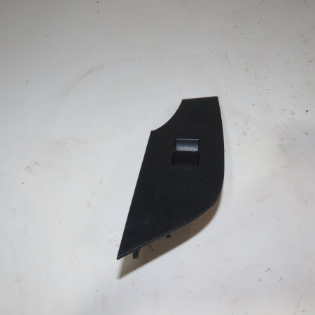 Commande leve-glace porte arrière droite occasion  Toyota RAV 4 V (_A5_, _H5_) 2.5 hybrid awd (axah54) (2018)   8481012110 