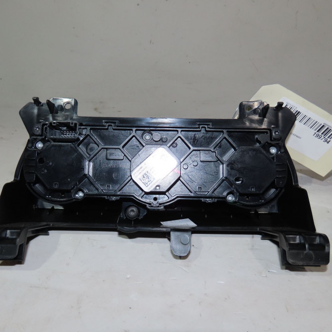 Commande de chauffage occasion  Dacia SANDERO III Liberty 125 i.e. (m73) (2012)   275100298R  3