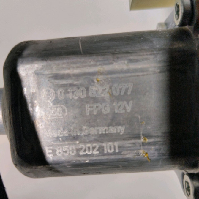 Mecanisme + moteur lève-glace avant droit occasion  VOLKSWAGEN TOURAN III Phase 1 06-2015->...   5TA837462A  2