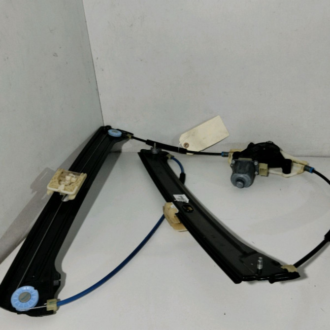 Mecanisme + moteur lève-glace avant droit occasion  VOLKSWAGEN TOURAN III Phase 1 06-2015->...   5TA837462A  4