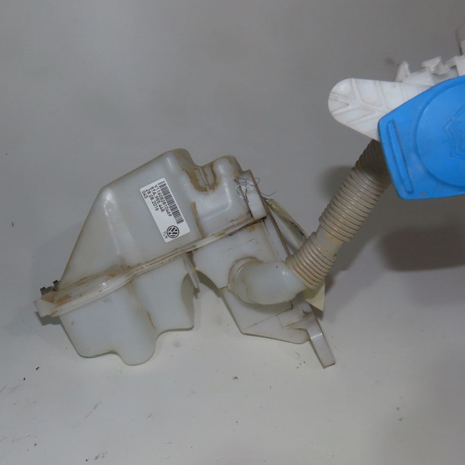 Reservoir lave-glace avant occasion  Volkswagen vw TOURAN (5T1) 1.6 tdi (2015-2016)   5TA955453  1