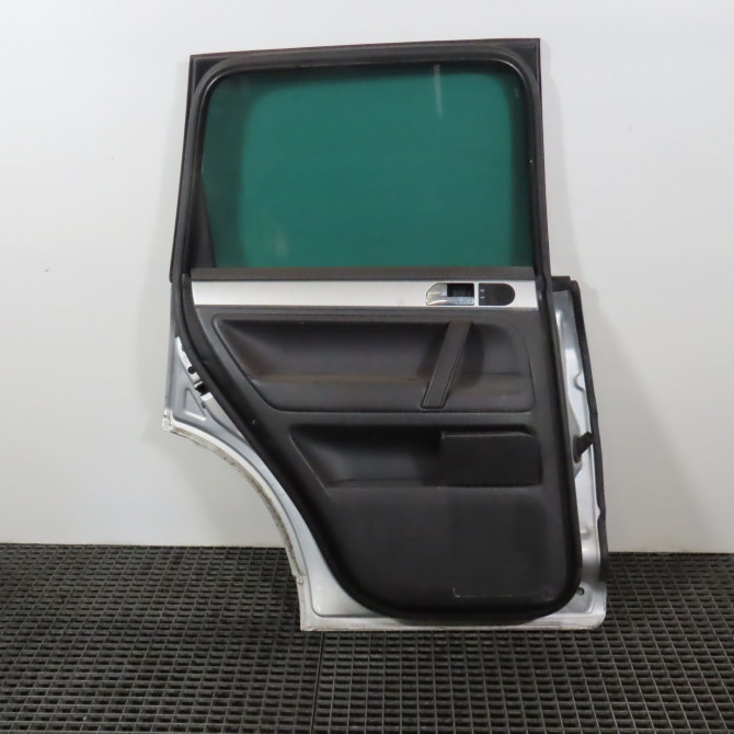 Porte arrière gauche occasion  Volkswagen vw TOUAREG (7LA, 7L6, 7L7) 2.5 r5 tdi (2003-2010)   7L0833055M  4