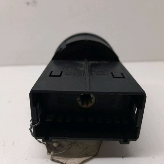 Interrupteur commande de phares occasion  Volkswagen vw POLO (9N_, 9A_) 1.4 tdi (2001-2005) 3 portes   6Q0953513G9B9  3