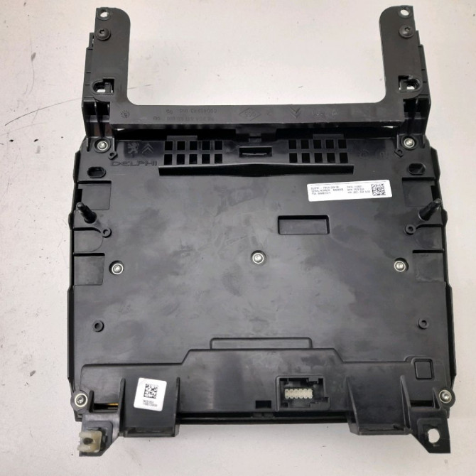 Autoradio occasion  Citroën C4 II (NC_) 1.6 hdi 110 (2009) 5 portes   9676838180  7