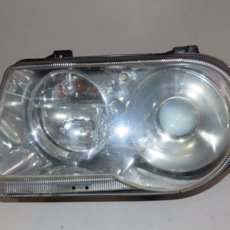 Phare gauche occasion  Chrysler 300C (LX, LE) 3.0 crd (2005-2012)   04805761AG 