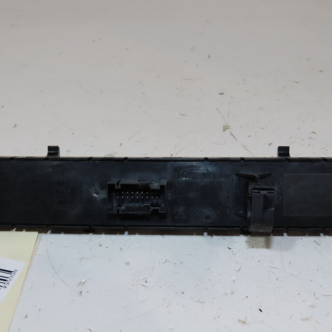 Bouton de warning occasion  Peugeot 3008 Monospace (0U_) 1.6 hdi (2009-2016) 5 portes   98070048ZD  2