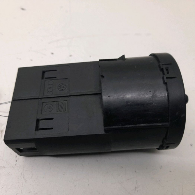 Interrupteur commande de phares occasion  Volkswagen vw PASSAT B5.5 (3B3) 1.9 tdi (2000-2005)   8L0953513S 01C  4