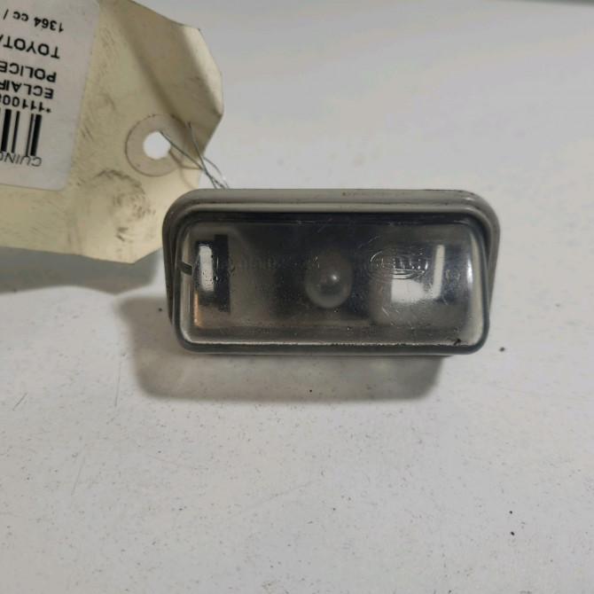 Eclaireur plaque de police g occasion  Toyota COROLLA (_E12_) 1.4 d (nde120_) (2004-2007) 5 portes   8127002071  1