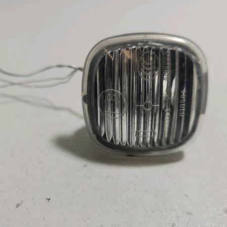 Répétiteur aile droite occasion  Skoda FABIA II (542) 1.6 tdi (2010-2014)   1U0949127B 