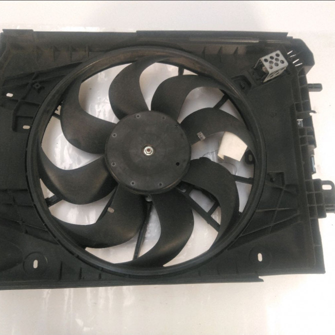 Moteur ventilateur radiateur occasion  Renault CLIO IV (BH_) 1.5 dci 75 (2012) 5 portes   214818009R  1