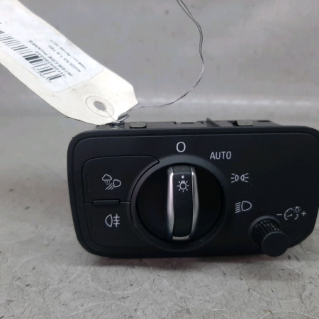 Interrupteur commande de phares occasion  Audi A3 Sportback (8VA, 8VF) 1.6 tdi (2012)   8V0953502AH 