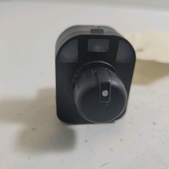 Commande rétroviseurs extérieures électriques occasion  Audi A3 (8P1) 2.0 tdi 16v (2003-2012) 3 portes   8Z0959851G5PR  1